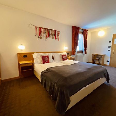 Hotel Piccolo Tibet Livigno Extérieur photo