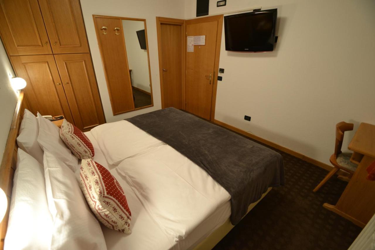 Hotel Piccolo Tibet Livigno Extérieur photo