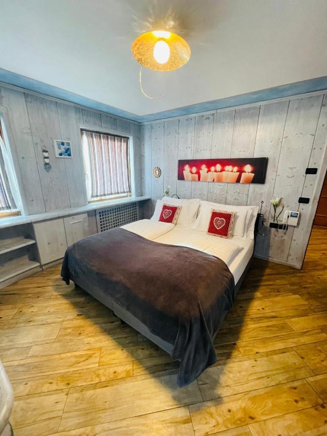 Hotel Piccolo Tibet Livigno Extérieur photo