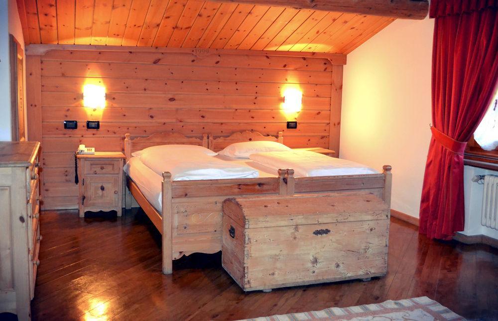 Hotel Piccolo Tibet Livigno Extérieur photo